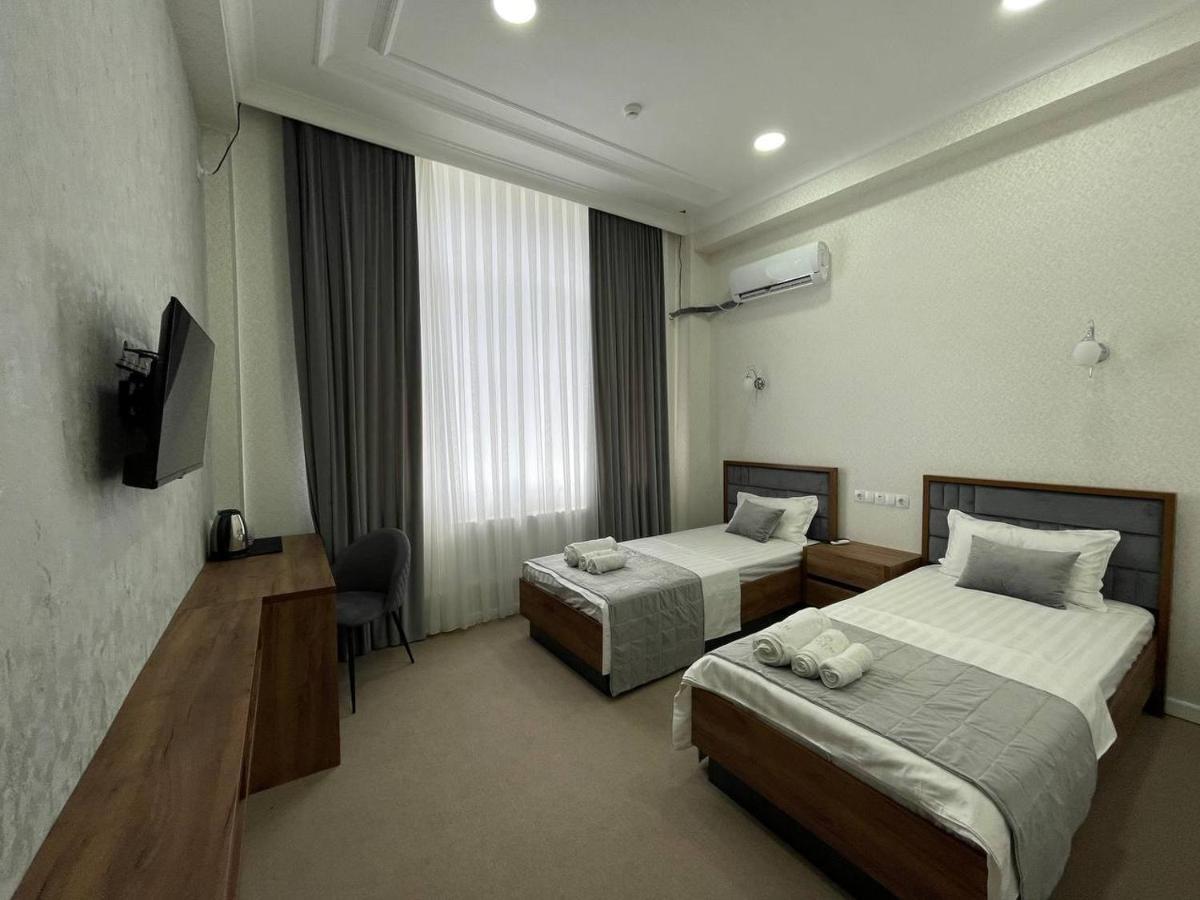 Emin Hotel Fergana Exteriér fotografie